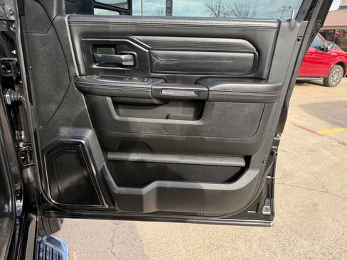 Used 2024 RAM 3500 Limited image 28