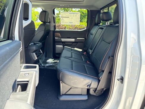New 2026 Ford F250 Lariat w/ Black Appearance Package AWD/4WD image 32