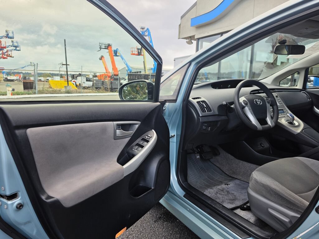 Used 2013 Toyota Prius Three FWD image 16