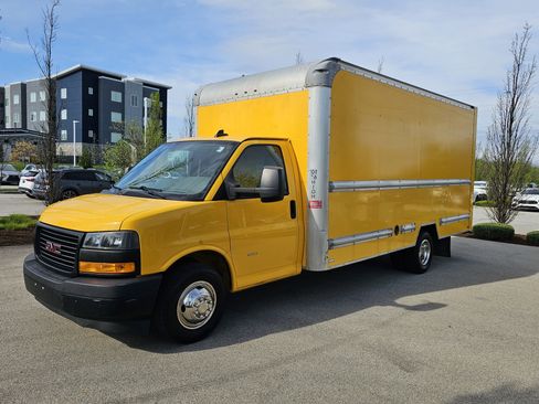 Used 2018 GMC Savana 3500 Extended w/ Driver Convenience Package RWD image 11