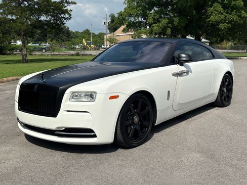 Used 2016 Rolls-Royce Wraith RWD image 2