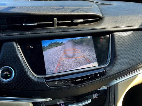 Used 2017 Cadillac XT5 Luxury w/ Driver Awareness Package image 19