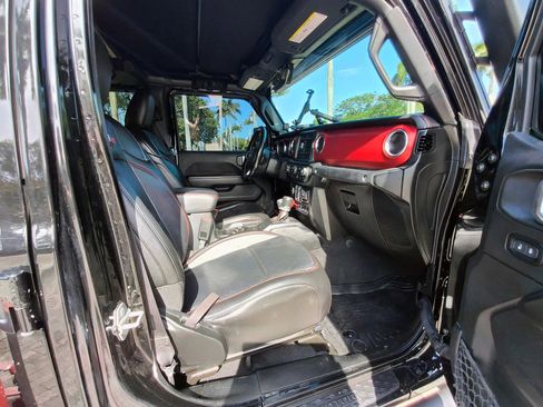 Used 2020 Jeep Gladiator Rubicon AWD/4WD image 36