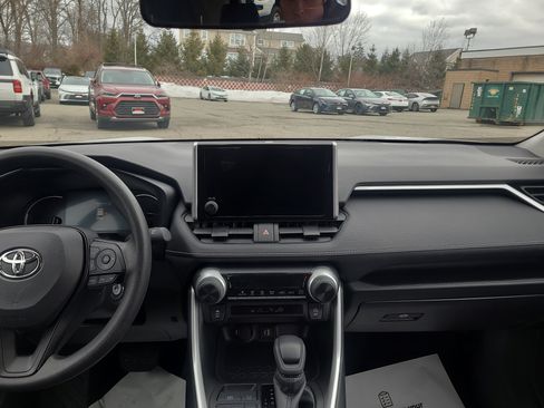 Certified 2025 Toyota RAV4 LE image 18