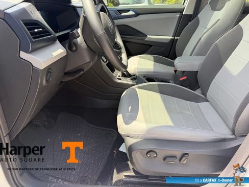 Used 2023 Volkswagen Taos SE w/ Panoramic Sunroof Package FWD image 13
