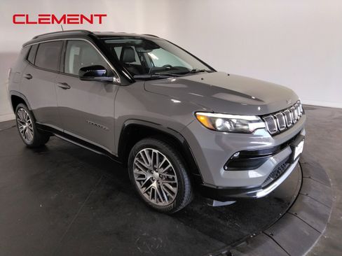 Used 2022 Jeep Compass Limited w/ Elite Group image 3