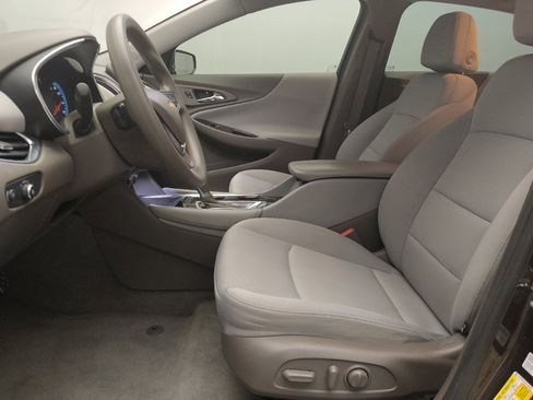 Used 2016 Chevrolet Malibu LT image 17