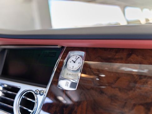 Used 2017 Rolls-Royce Ghost image 32