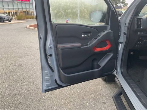 New 2025 Nissan Frontier PRO-4X image 10