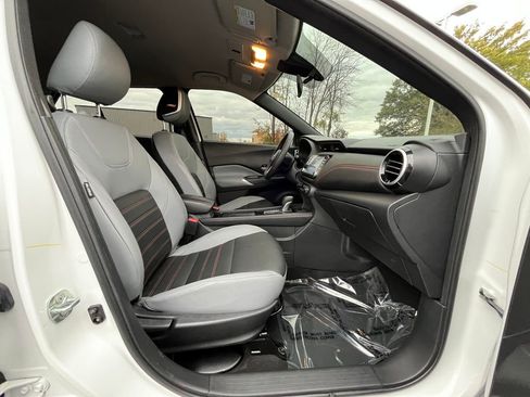 Used 2024 Nissan Kicks SR w/ SR Premium Package FWD image 22