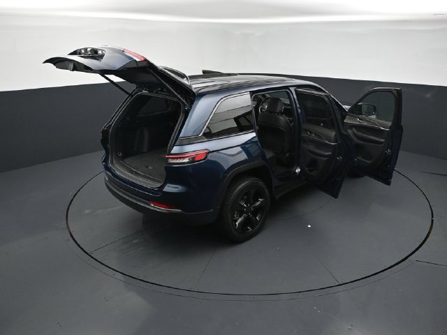 New 2026 Jeep Grand Cherokee Limited w/ Limited Altitude Package AWD/4WD image 26