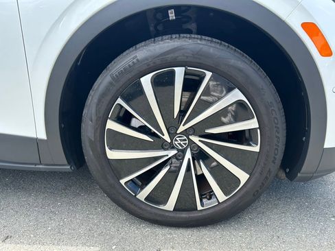 Used 2023 Volkswagen ID.4 Pro S Plus RWD image 54