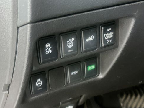 Used 2017 Nissan Rogue SL image 16