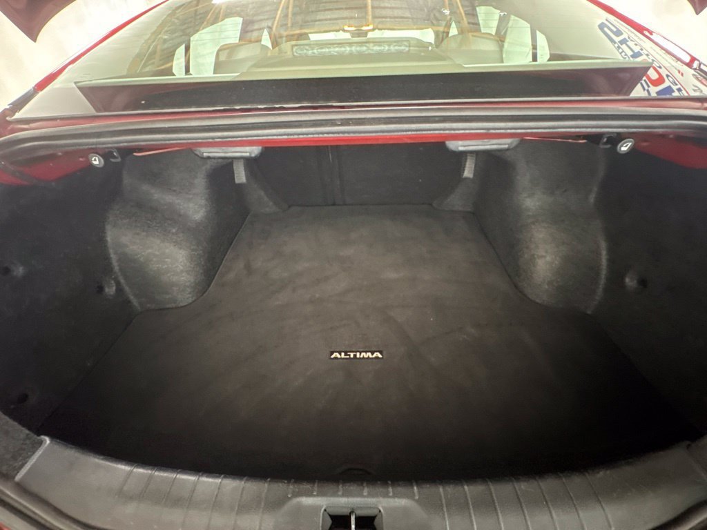 Used 2025 Nissan Altima 2.5 SV FWD image 13