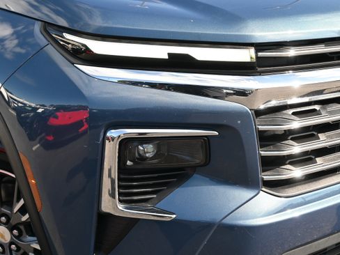 Used 2024 Chevrolet Traverse LT image 12