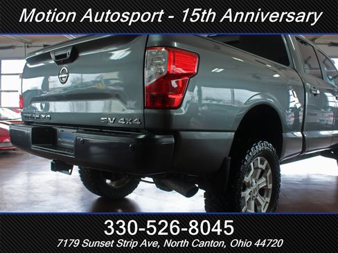 Used 2016 Nissan Titan SV image 11
