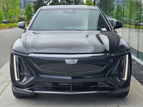 New 2026 Cadillac Lyriq Sport AWD/4WD image 8