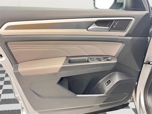 Used 2022 Volkswagen Atlas Cross Sport SEL image 15