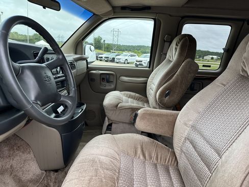 Used 1998 Chevrolet Express 1500 RWD image 13