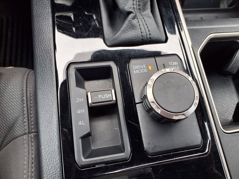Used 2025 Toyota Tundra SR5 AWD/4WD image 10