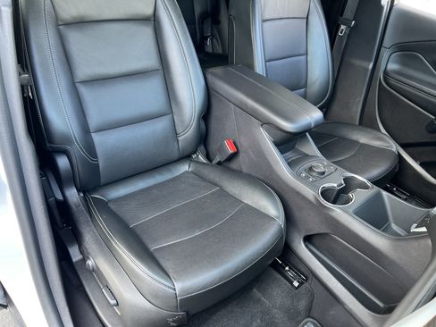 Used 2024 GMC Terrain SLT AWD/4WD image 23