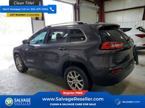 Used 2017 Jeep Cherokee Latitude w/ True North Edition AWD/4WD image 3