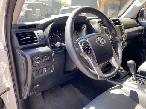Used 2022 Toyota 4Runner SR5 Premium w/ Moonroof Package AWD/4WD image 2