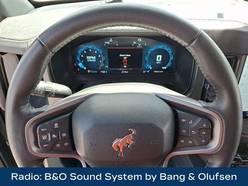 Used 2025 Ford Bronco Badlands AWD/4WD image 4