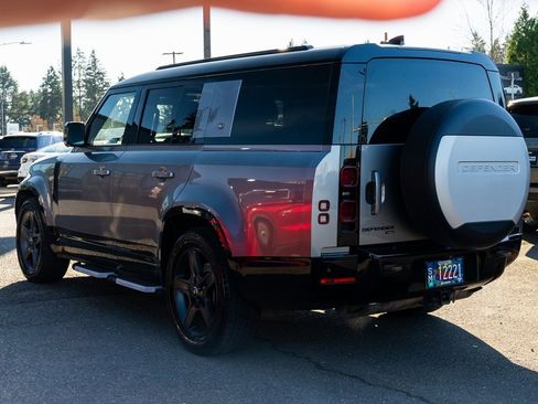 Used 2023 Land Rover Defender 130 X-Dynamic SE image 4