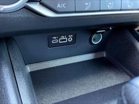 Used 2025 Nissan Altima 2.5 SV FWD image 17