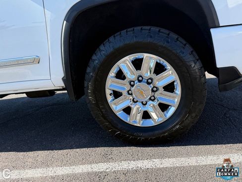 Used 2024 Chevrolet Silverado 2500 High Country w/ High Country Premium Package AWD/4WD image 8
