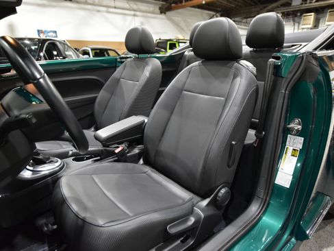 Used 2018 Volkswagen Beetle 2.0T image 40
