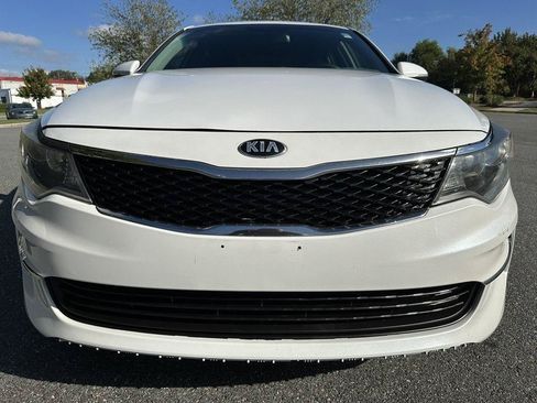 Used 2017 Kia Optima LX w/ Option Group 014 FWD image 8