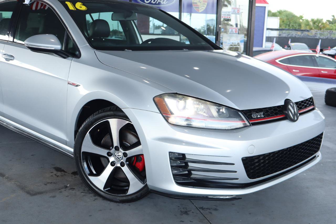 Used 2016 Volkswagen GTI SE w/ Lighting Package (SEL) FWD image 2