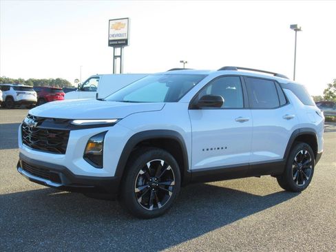 Used 2026 Chevrolet Equinox RS w/ Convenience Package III FWD image 3