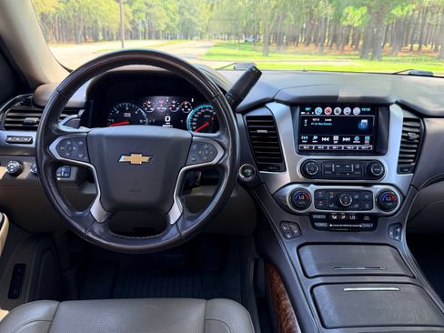 Used 2020 Chevrolet Tahoe Premier AWD/4WD image 3