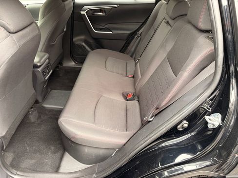 Used 2022 Toyota RAV4 SE w/ Weather & Moonroof Package image 10