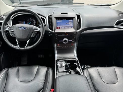 Used 2019 Ford Edge Titanium FWD image 11