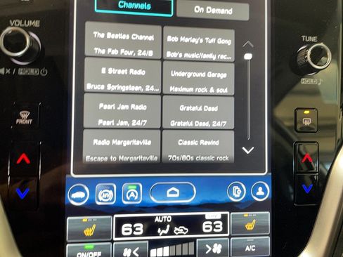 Used 2025 Subaru Outback Limited image 16