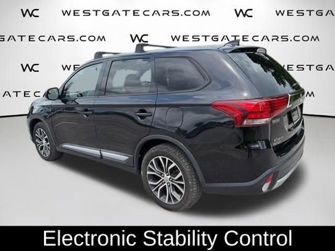 Used 2018 Mitsubishi Outlander ES AWD/4WD image 10