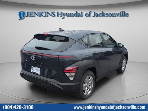 New 2026 Hyundai Kona SE FWD image 3