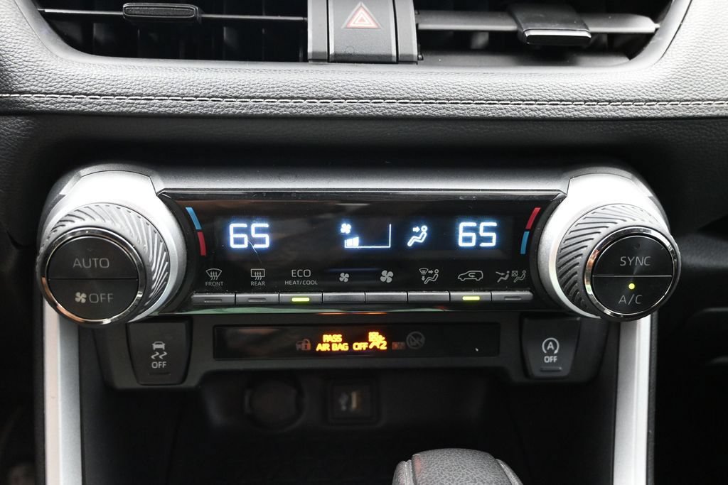 Used 2024 Toyota RAV4 XLE FWD image 8