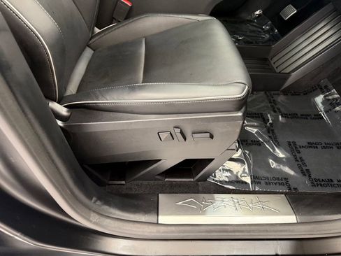 Used 2024 Tesla Cybertruck AWD Crew Cab image 24