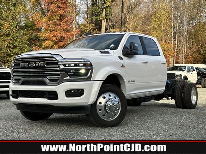 New 2026 RAM 4500 4x4 Crew Cab DRW w/ Laramie Trim Package