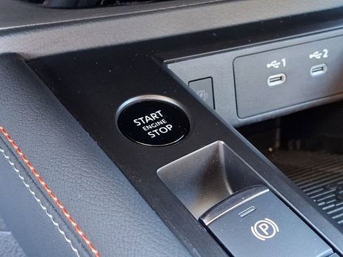 Used 2025 Nissan Kicks SR AWD/4WD image 19