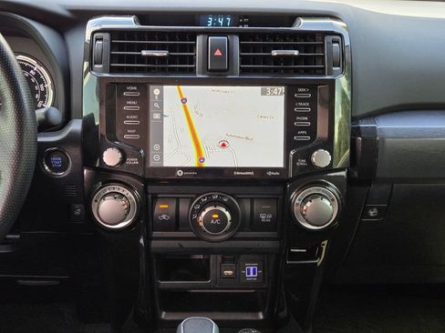 Used 2023 Toyota 4Runner TRD Off-Road Premium w/ Moonroof Package AWD/4WD image 17