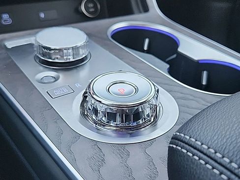 Used 2025 Genesis GV80 2.5T Advanced image 19