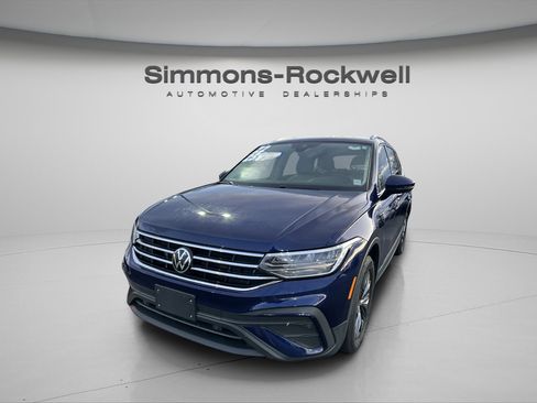 Used 2022 Volkswagen Tiguan SE image 12