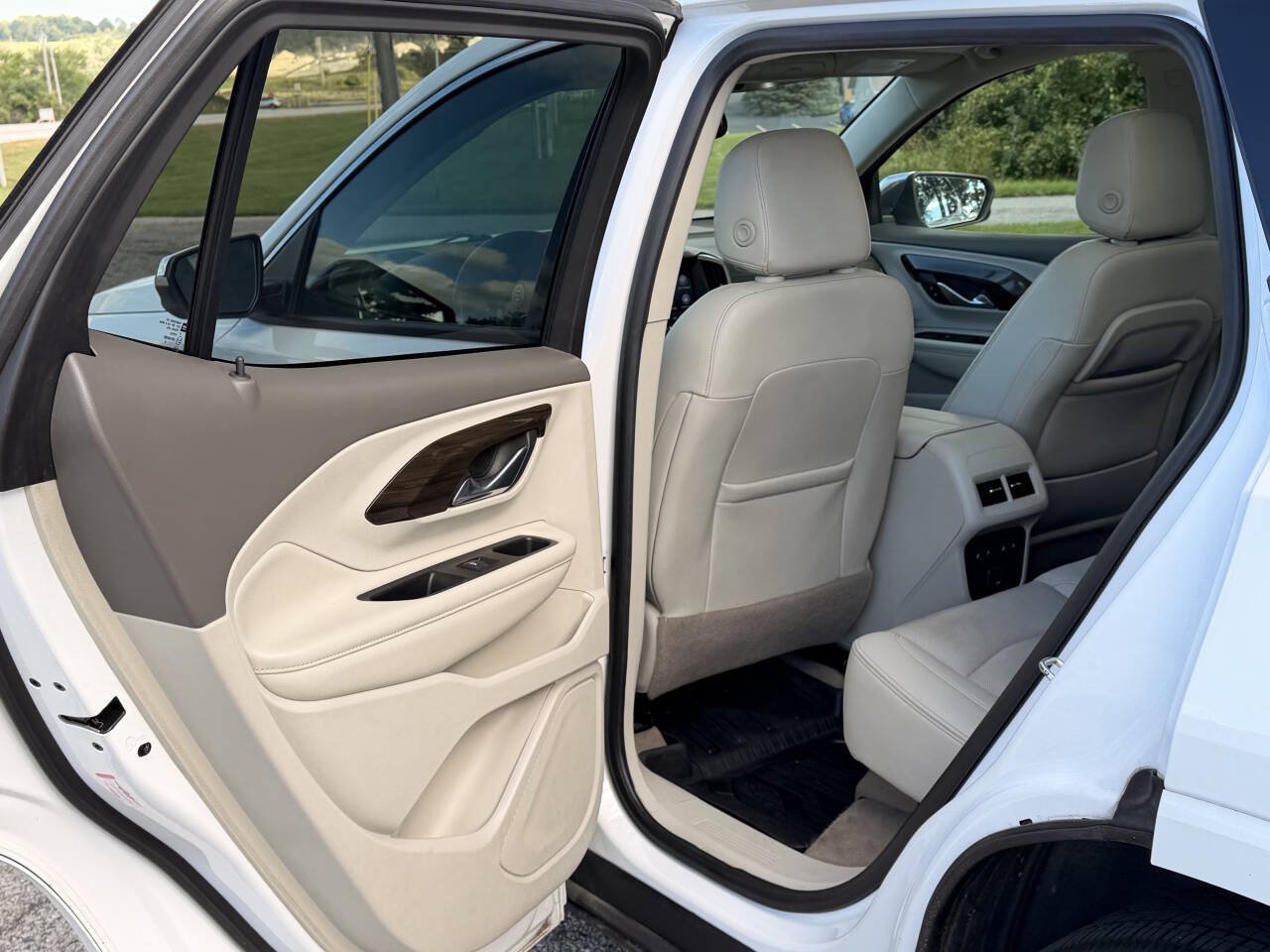 Used 2019 GMC Terrain Denali w/ Advanced Safety Package AWD/4WD image 24