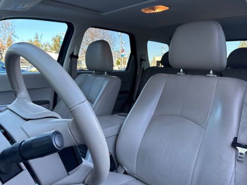 Used 2008 Mercury Mariner 2WD Hybrid image 23